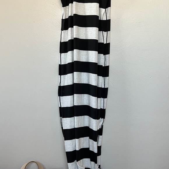 Lululemon Dress with slits on both sides (easily tied up) - Picture 2 of 2